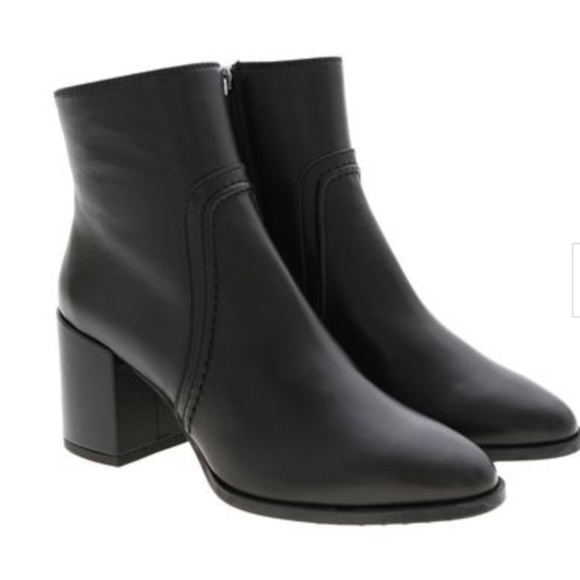 TOD'S BLACK HEELED ANKLE BOOTS - Picture 1 of 1